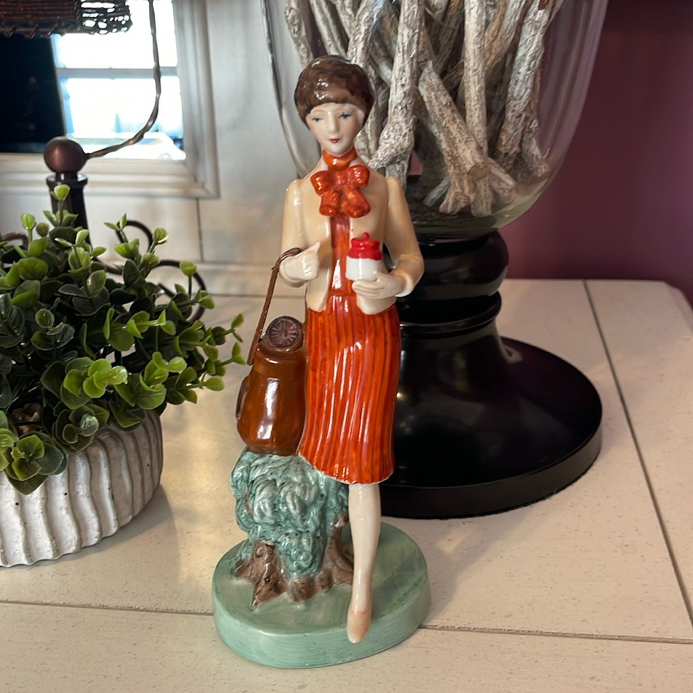 1960s Series II TUPPERWARE Consultant Award FIGURINE Interpur EUC w Sicker